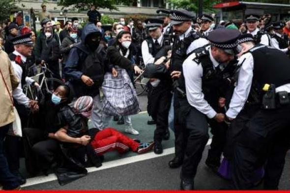 الشرطة البريطانية اعتقلت 45 شخصا خلال احتجاج لمنع توقيف مهاجرين وترحيلهم