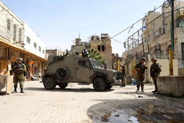 قوات الاحتلال الإسرائيلي تقتحم مدينة الخليل وبلدتي بيت أمر وحلحول