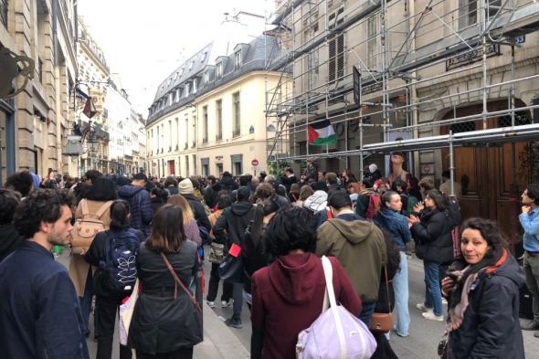 الشرطة الفرنسية تدخل مقر اعتصام  طلاب داعمين لغزة بجامعة "سيانس بو"