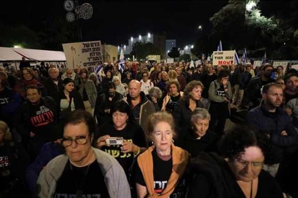 آلاف الإسرائيليين يتظاهرون بتل أبيب للمطالبة بصفقة تبادل
