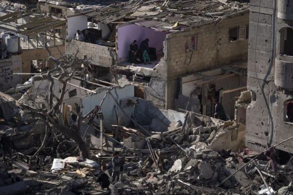 إسرائيل تغلق معبر غزة وتتعهد بعملية عسكرية