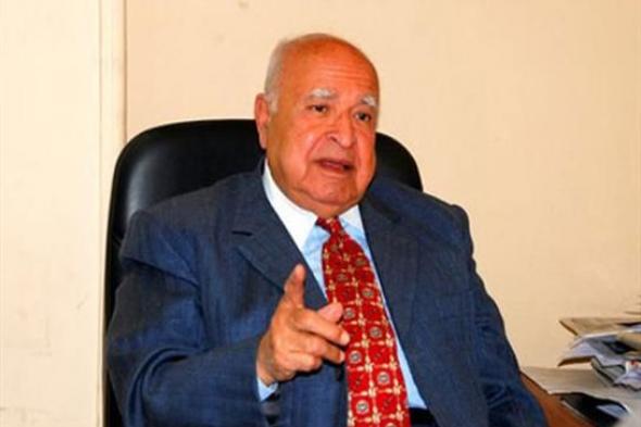 وفاة الدكتور إبراهيم درويش أستاذ العلوم السياسية والفقيه الدستوري