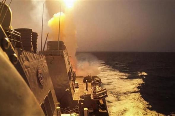 بلاغ عن انفجارين قرب سفينة قبالة السواحل اليمنية