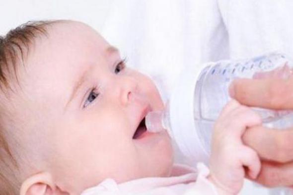 كيفية التخلص من رائحة الفم الكريهة للطفل الرضيع؟.. «عالجيها في ثواني»