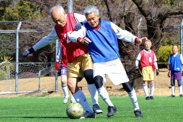 اليابان | دوري جميع اللاعبين فيه فوق سن الثمانين... كبار السن في اليابان ظاهرة خارقة للطبيعة!