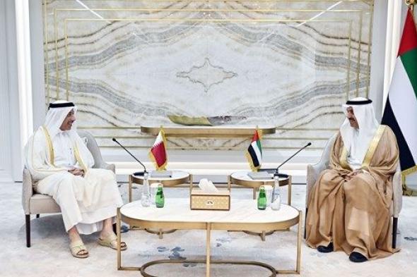 صقر غباش يستقبل سفير قطر