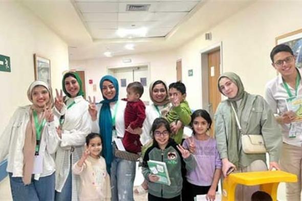 لنشر التوعية بين الأطفال.. طلاب إعلام القاهرة في زيارة لمستشفى الناس