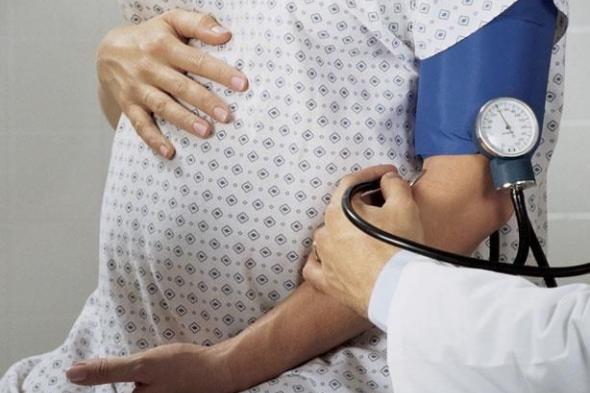دراسة جديدة: ارتفاع ضغط الحامل يؤثر على الطفل لسنوات طويلة