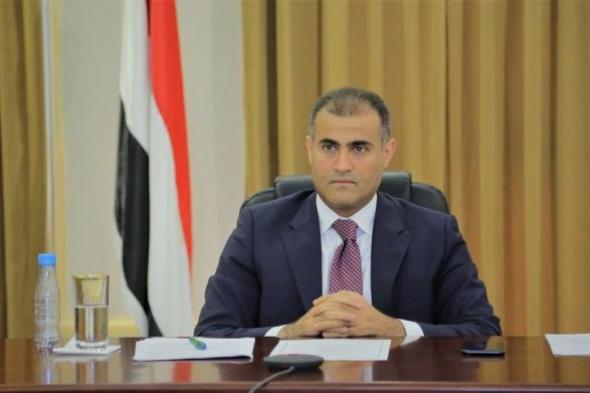 السفير الحضرمي يطالب واشنطن بدعم الحكومة اليمنية عسكرياً لحسم معركتها مع الحوثيين