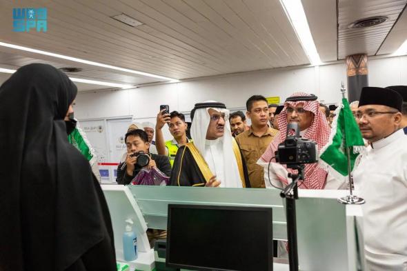 السعودية | مغادرة أولى رحلات المستفيدين من مبادرة “طريق مكة” من جمهورية إندونيسيا متجهة إلى المملكة عبر صالة المبادرة في مطار سوكارنو هاتا الدولي