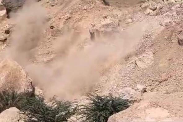 حضرموت.. انهيارات صخرية تجبر الأهالي على النزوح في وادي دوعن