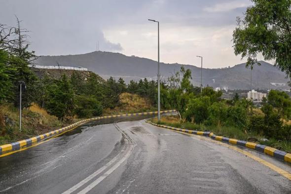 من خفيفة إلى متوسطة.. هطول أمطار على منطقة الباحة