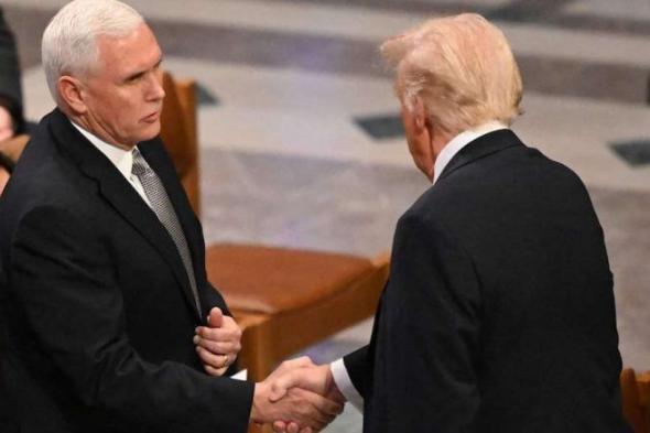 زوجة بنس تتجاهل ترامب في جنازة كارتر