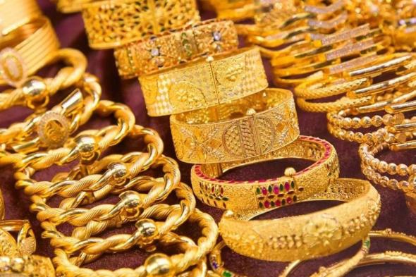 لماذا يواصل سعر الذهب تحطيم الأرقام القياسية، وهل يستمر الصعود؟