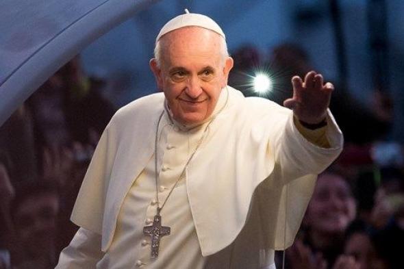 طبيب البابا يكشف سبب تخلي «فرنسيس» عن التنفس الاصطناعي