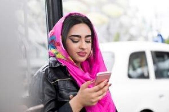 تكنولوجيا: شاشات الذكاء الاصطناعي التفاعلية تغيّر مستقبل التواصل الرقمي