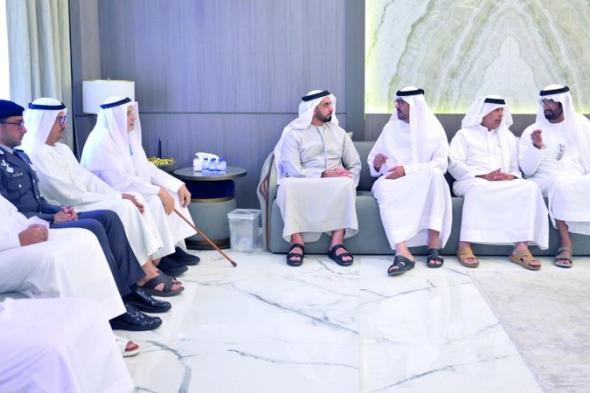 الامارات | سيف بن زايد يقدم واجب العزاء في وفاة والدة راشد ثاني المطروشي