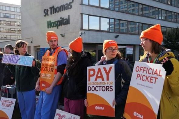 إضراب للأطباء البريطانيين لزيادة الأجور