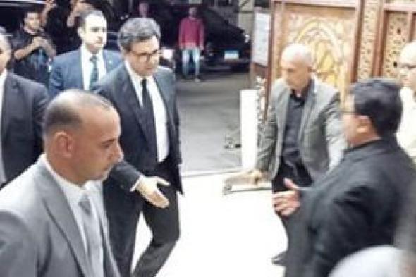 وزير الثقافة وأحمد بدير ومحمد محمود يحضرون عزاء شقيق خالد جلال.. صور