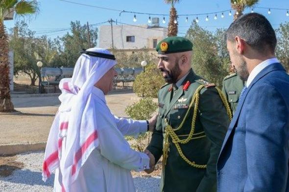 وفد وزارة الدفاع يقدم واجب العزاء في وفاة عواد محمد الخالدي أول رئيس لأركان القوات المسلحة الإماراتية