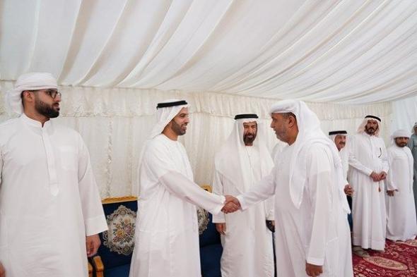 ولي عهد رأس الخيمة يعزي في وفاة مايد جسيم الخاطري
