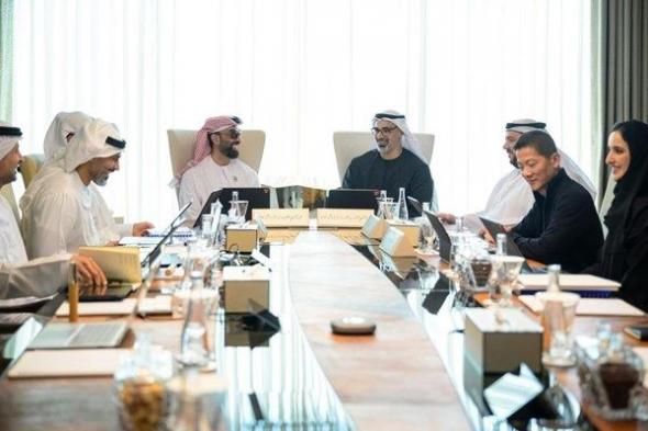 بحضور خالد بن محمد بن زايد.. طحنون بن زايد يترأس اجتماع مجلس الذكاء الاصطناعي والتكنولوجيا المتقدمة