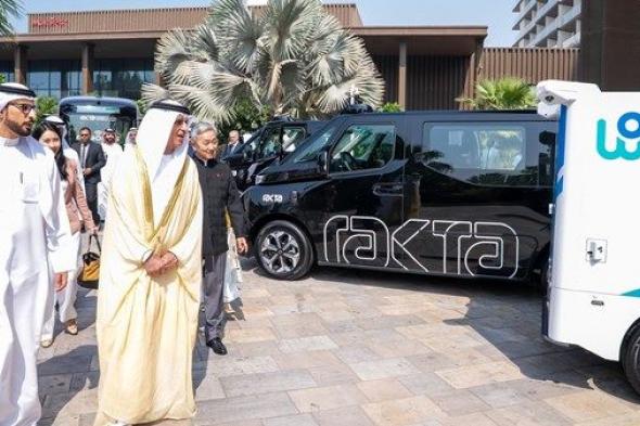 سعود بن صقر يشهد إطلاق المرحلة التجريبية الأولى للحافلات ذاتية القيادة في رأس الخيمة