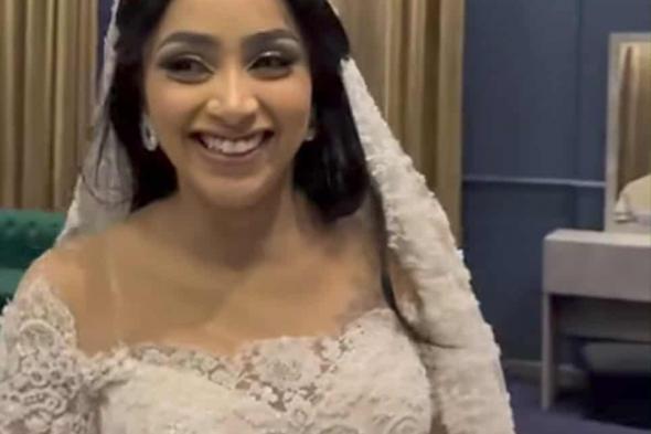 شاهد بالصورة والفيديو.. عروس سودانية توجه رسالة لعريسها في ليلة زفافهما: (شيل يا طويل العمر شيل) والعريس يرد بسخرية