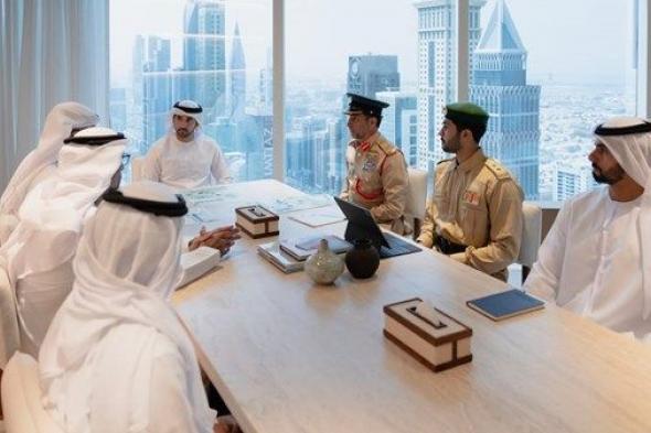 حمدان بن محمد يطلع على مستجدات المشاريع والمبادرات الرقمية لشرطة دبي