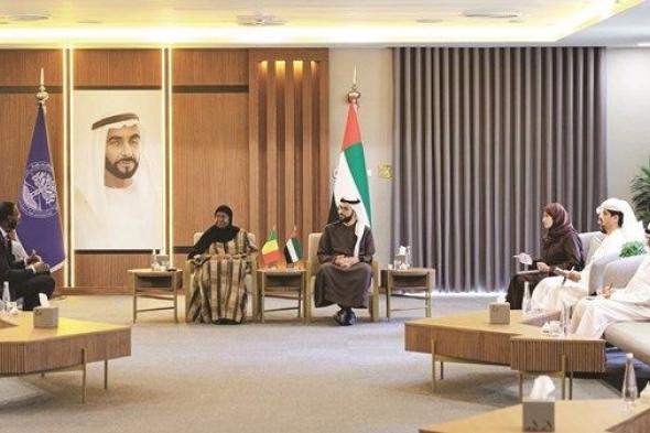 جامعة محمد بن زايد للعلوم الإنسانية تبحث مع سفيرة مالي سبل تعزيز التعاون