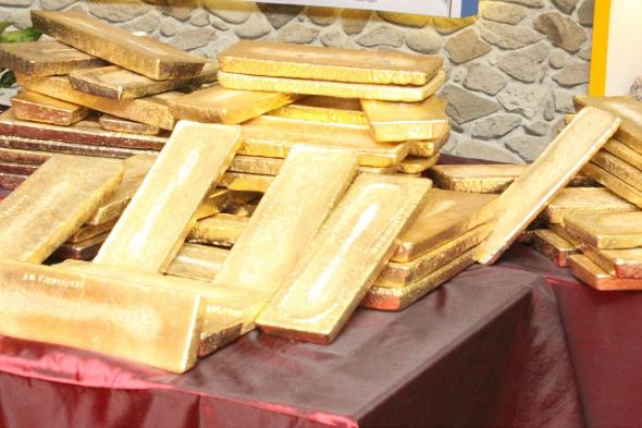 تأجيل محاكمة 10 متهمين بالسطو المسلح على جواهرجي خليجي وسرقة 5 كيلو ذهب