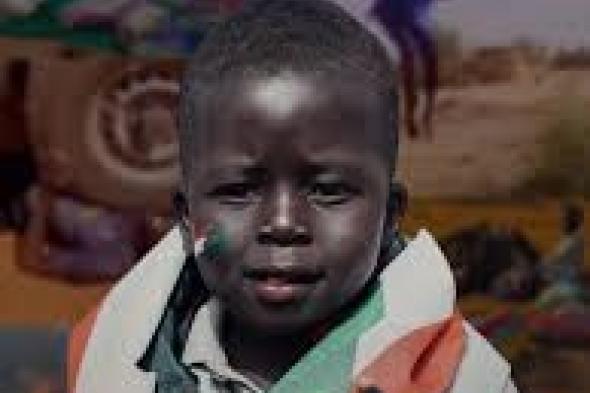 شاهد بالصورة.. جمهور فريق الجيش الملكي المغربي يرفع لافتة في إحدى المباريات: (لأهل السودان وفلسطين لن يؤخر الله جزاء الظالمين)