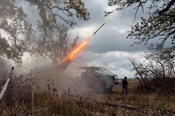 كييف تستهدف خط وقود روسي وموسكو ترد بهجمات واسعة