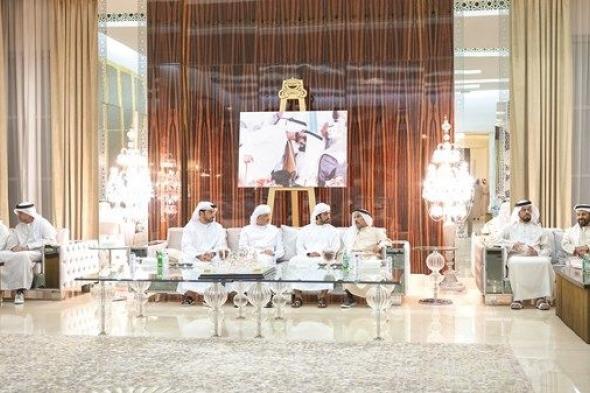 خليفة بن طحنون يعزي في وفاة علي عباس الفهيم