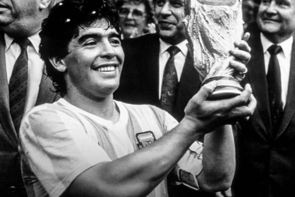 مالك نابولي يطالب ببناء استاد جديد بديلا لملعب مارادونا المُهمل