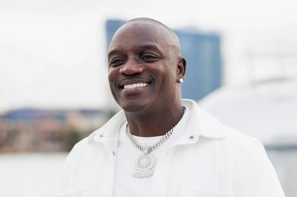 اعتقال AKON يثير التّساؤلات… ما الّذي حدث؟