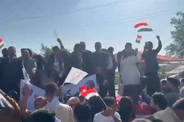 بـ"اغنية وطنية حزينة".. المعلمون يحولون تظاهراتهم الى "احتفال انتصار" على وزارة المالية (فيديو)