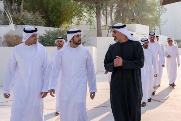 خالد بن محمد بن زايد وحمدان بن محمد بن راشد يقومان بجولة في متحف التاريخ الطبيعي أبوظبي بالمنطقة الثقافية في السعديات