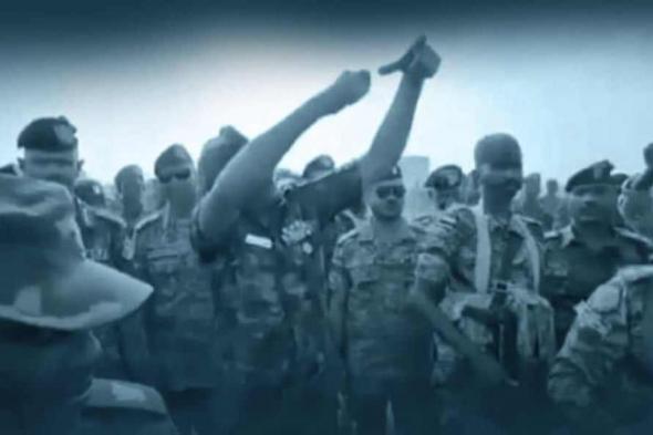 شاهد بالفيديو.. “البرهان” يطلق إصدار جديدة من حركة “الزردية” الشهيرة ويلوح بها أمام حشد غفير من المواطنين والجمهور: (شكلو كدة في فتك ومتك جديد جاي)