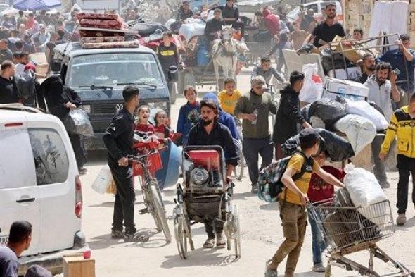 نزوح عشرات العائلات من شرق غزة مع توغل الجيش الإسرائيلي