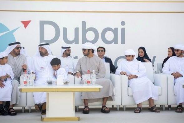 سيف بن زايد يهنئ أحمد بن سعيد آل مكتوم على النجاح الباهر لمعرض دبي للطيران