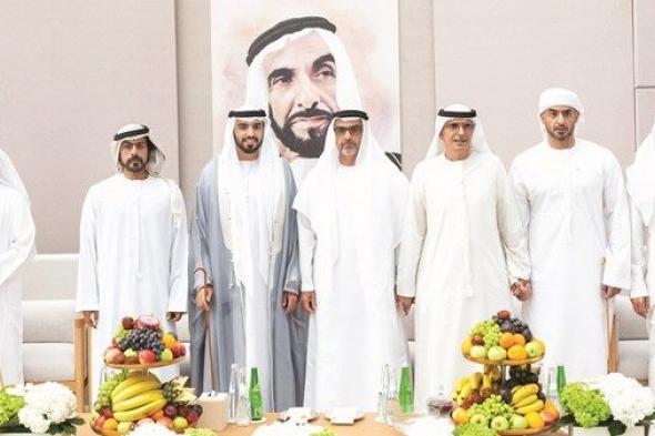 حامد بن زايد وخليفة بن طحنون يحضران حفل استقبال بمناسبة زفاف علي محمد النيادي