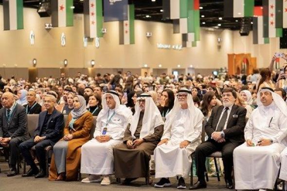 نهيان بن مبارك يشارك أبناء الجالية السورية الاحتفال بموروثهم الثقافي والحضاري