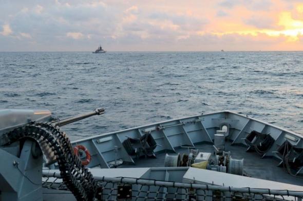 اعتراض سفينة وناقلة روسيتين قبالة السواحل البريطانية