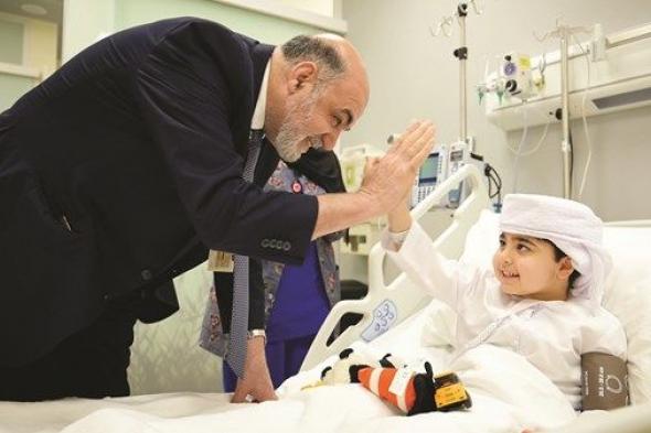 «خليفة الطبية»: علاج جيني لضمور العضلات الدوشيني لطفل مواطن