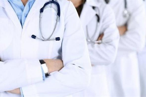 شاهد بالفيديو.. (حرم وعلي الطلاق) طبيبات سودانيات بإحدى دول الخليج يتصارعن على دفع الحساب داخل المطعم ويخطفن إعجاب وضحكات الجمهور