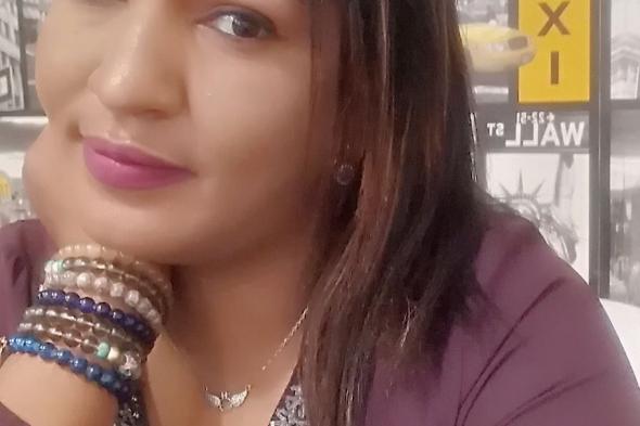 شاهد.. القيادية بالحرية والتغيير حنان حسن تنشر مقطع فيديو لها وهي محاصرة بالأمطار حقق أكثر من مليون مشاهدة وتقول: (وكت ماف زول قدر يبلك كتر خير المطر بلتك لينا وتموتوا في الفارغات)