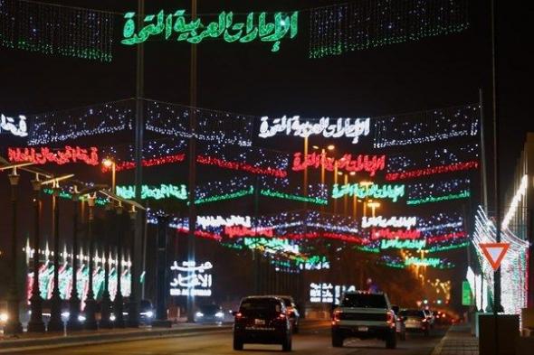 مدينة العين تزيّن شوارعها احتفاء بعيد الاتحاد الـ 54