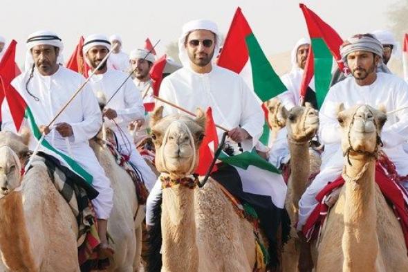 محمد بن سعود يشارك في المسيرة التراثية احتفالاً بعيد الاتحاد الـ54