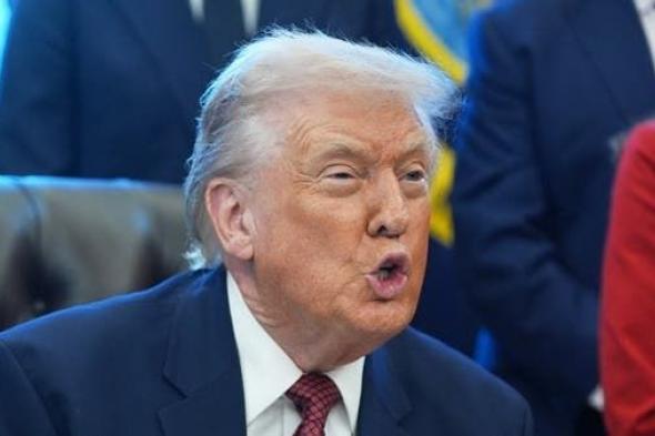 ترامب: أنا أتعامل مع ما يسمم  أميركا!